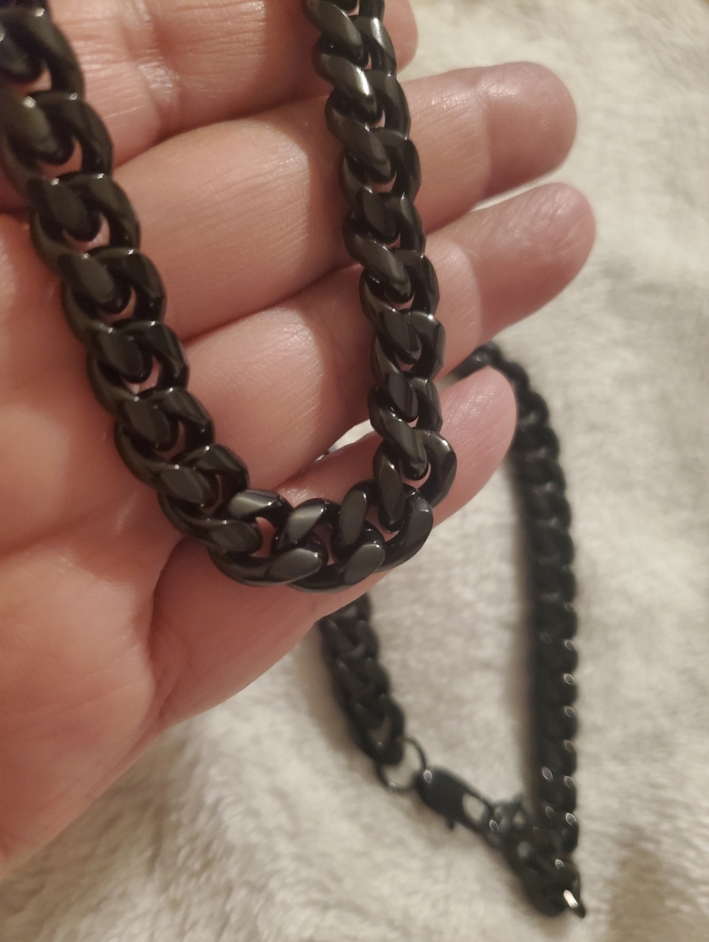 Chunky Cuban Link Chain - Picture 6 of 10